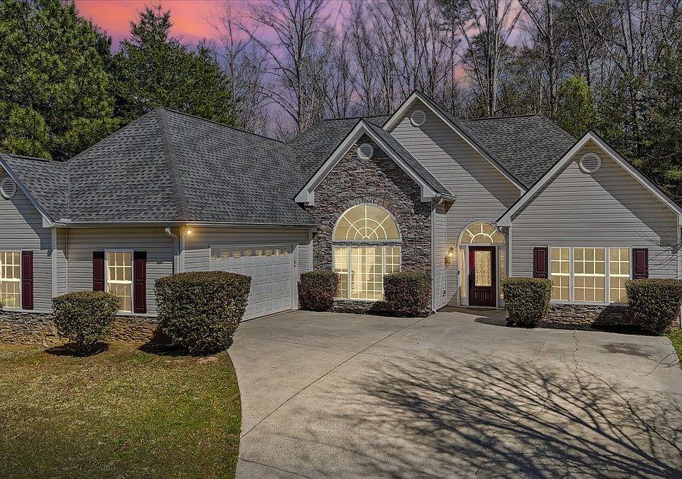 1st image of 25 Cherokee Hills Dr