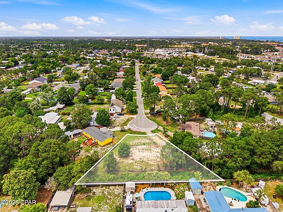 3rd image of 2526 Shady Oak Ct