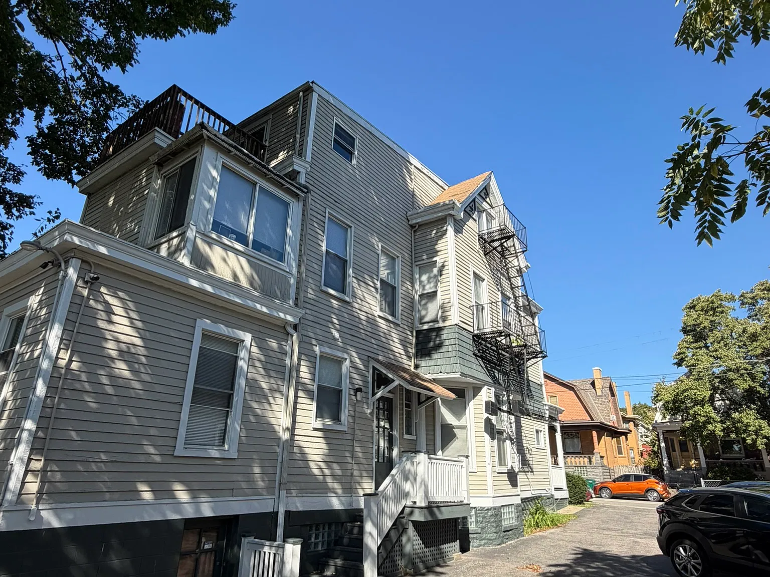425 Southview Ave — Photo 3