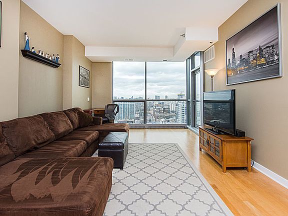 3rd image of 303 W Ohio St APT 2709