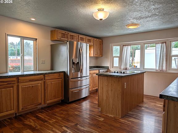 2nd image of 4531 Franklin Blvd Space A