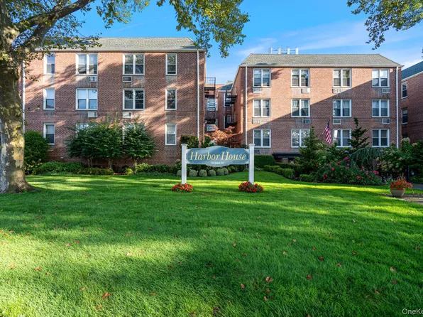 16 Main #3C, East Rockaway, NY 11518