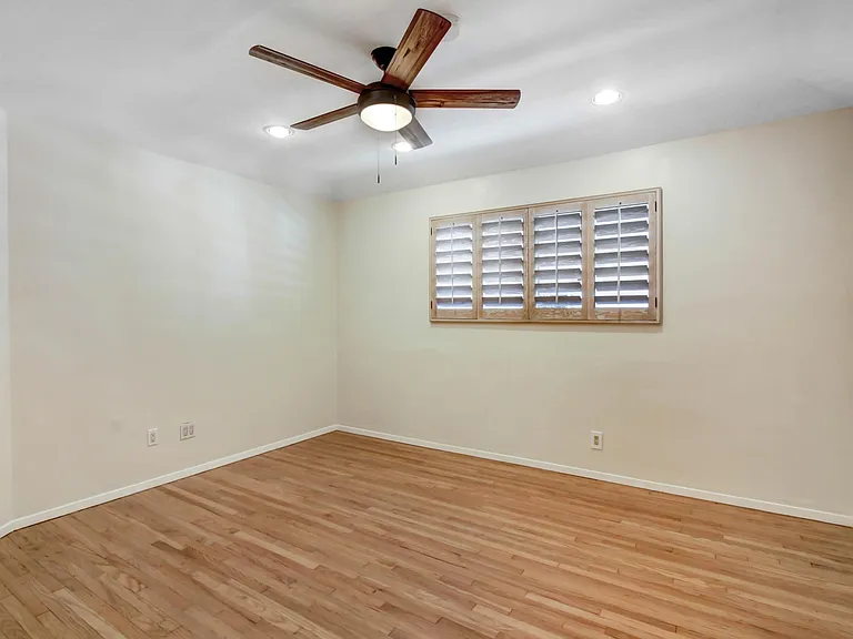 10832 Huston St — Photo 15