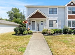 97 Olde Stone Ln, Lancaster, NY 14086