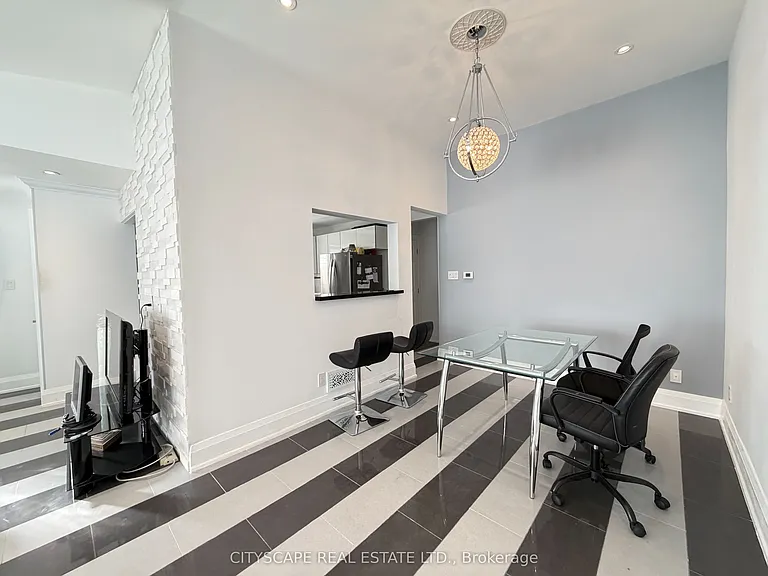 135 Bonham Blvd #UPPER — Photo 39
