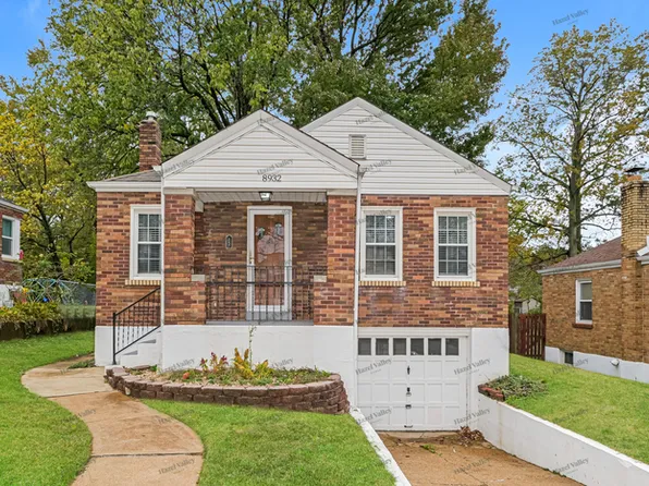8932 Pallardy Ln, Saint Louis, MO 63114