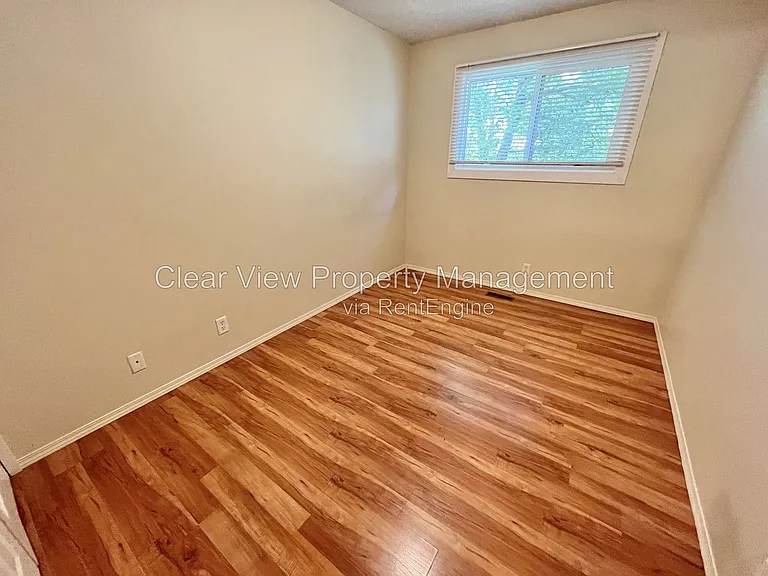 14 Princeton Cres W — Photo 15
