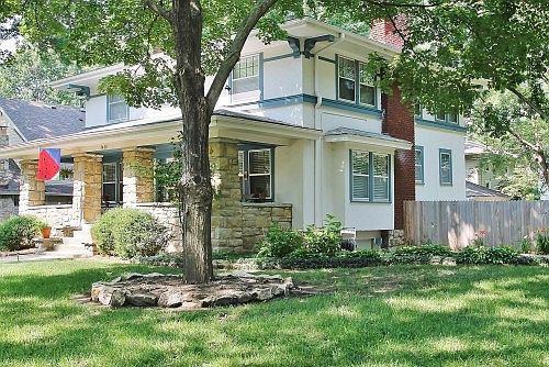 4th image of 7400 Belleview Ave