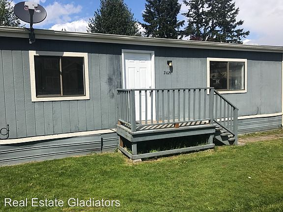 3rd image of 2424 S 130th Pl