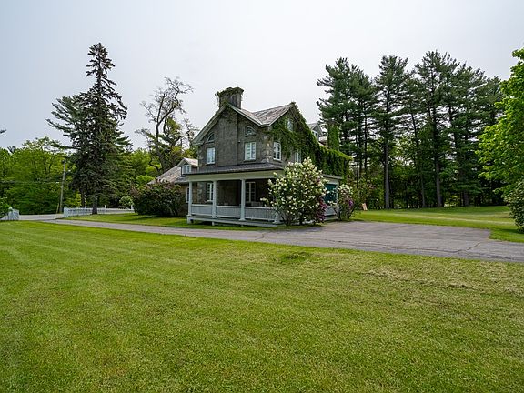 3rd image of 5 Stone House Cir