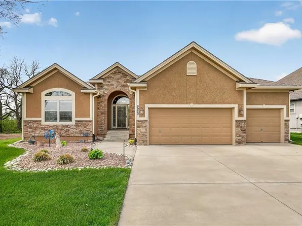 9920 N Manning Ave, Kansas City, MO 64157