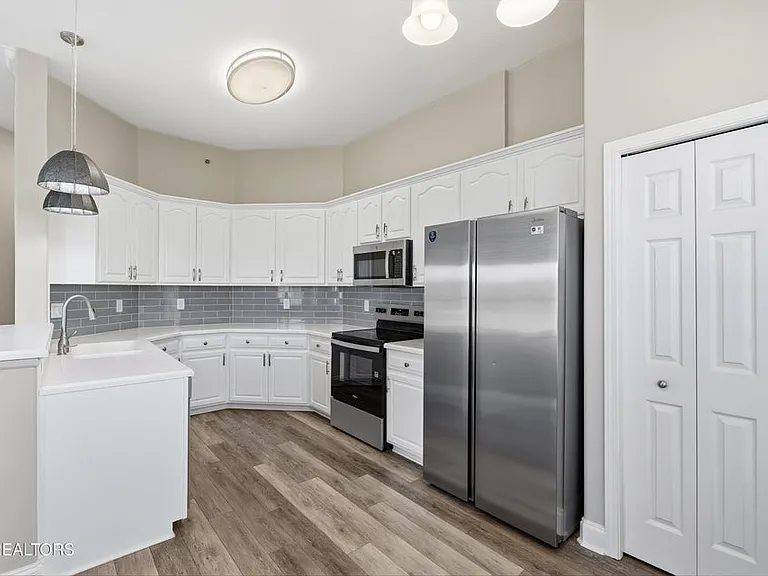 565 Rarity Bay Pkwy #201 — Photo 29