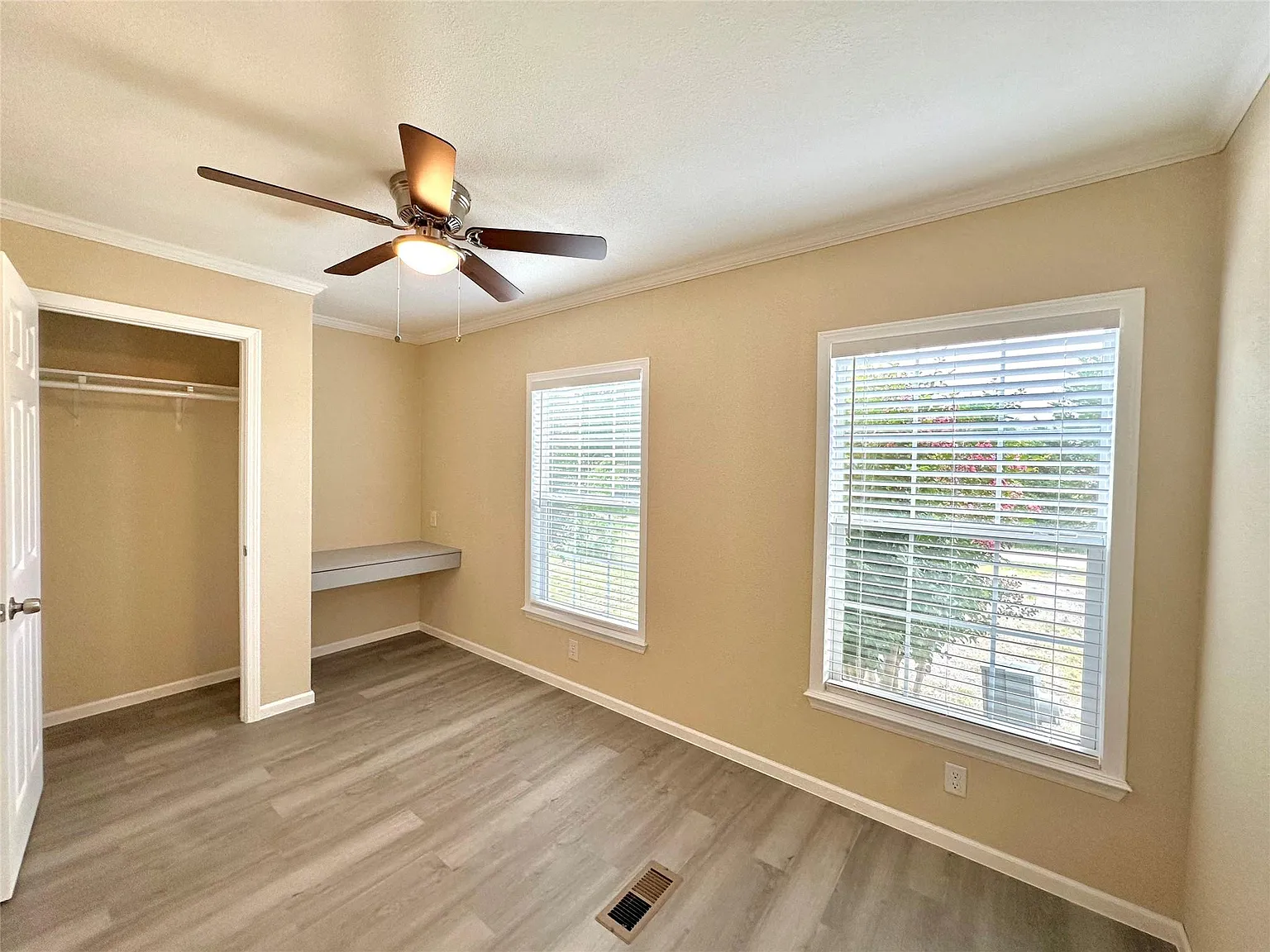 6 bed, 2216 sqft, $2,800 — Photo 4