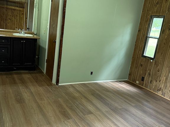 4th image of 601 Dillard Dr