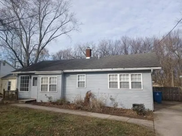 412 W South St, Crown Point, IN 46307