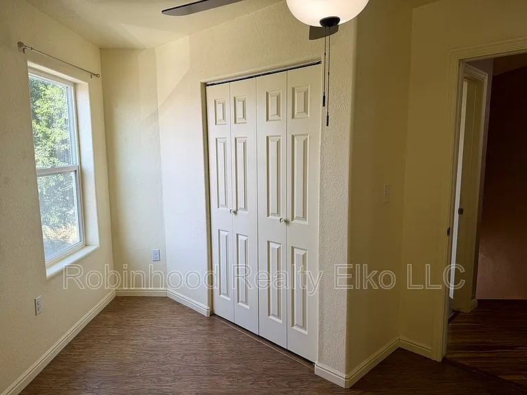 187 B St — Photo 30