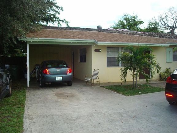 2nd image of 3832 Park Ln