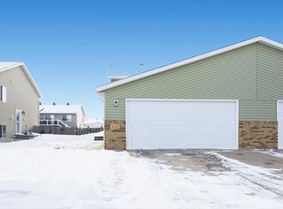 1143 42nd Ave W, West Fargo, ND 58078