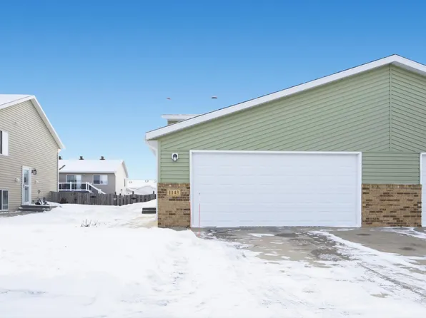1143 42nd Ave W, West Fargo, ND 58078