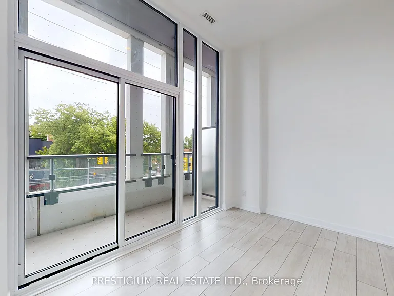 500 Dupont St #208 — Photo 10