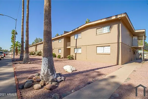 2 bed, 1000 sqft, $1,550 — Photo 3
