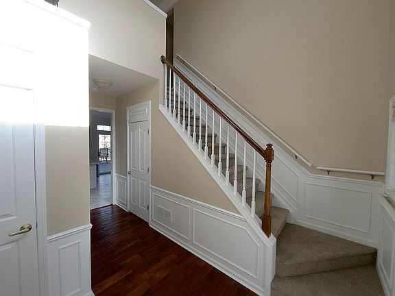2nd image of 465 Otis Ct