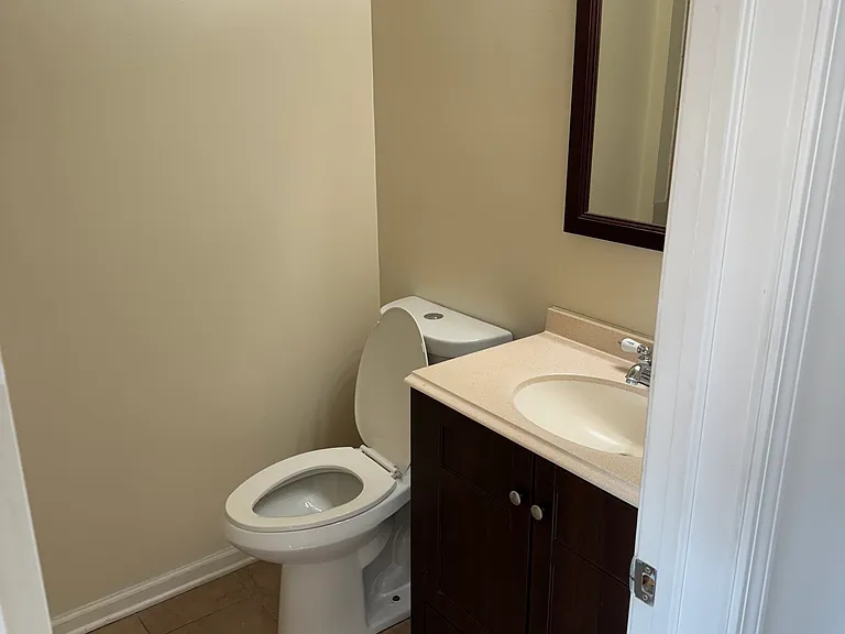 945 W 71st St #1 — Photo 11