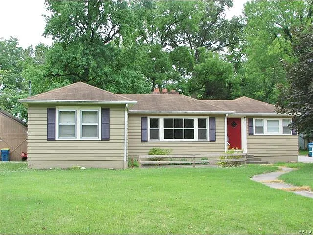 630 Roosevelt Dr photo 1