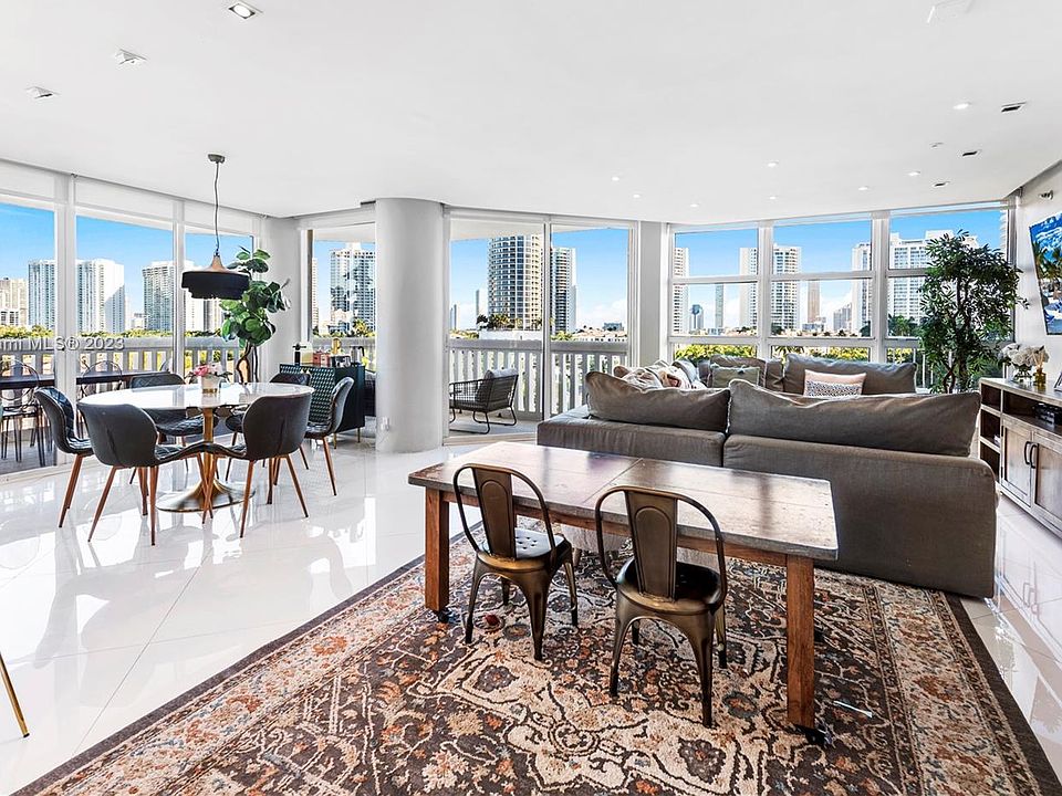 1st image of 1000 W Island Blvd APT 809