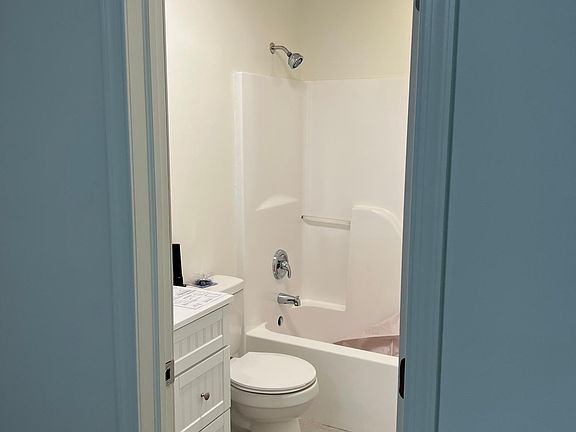 5th image of 121 Depew Ave #1