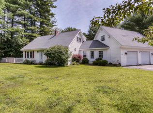 12 Viola St, Raymond, ME 04071