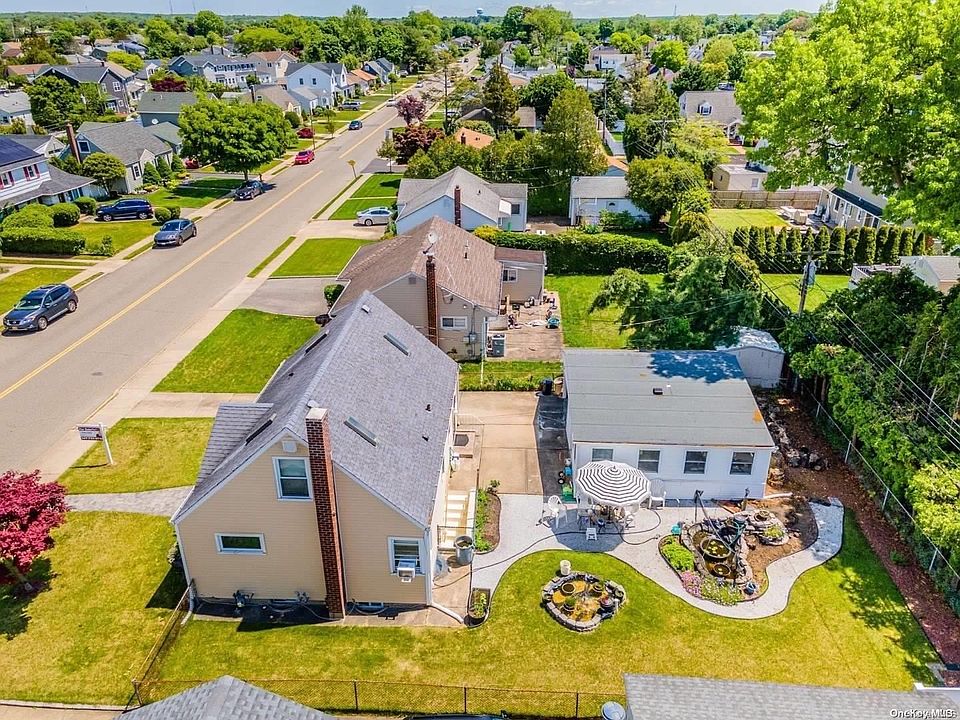 9 Jamaica Avenue, Plainview, NY 11803 | Zillow
