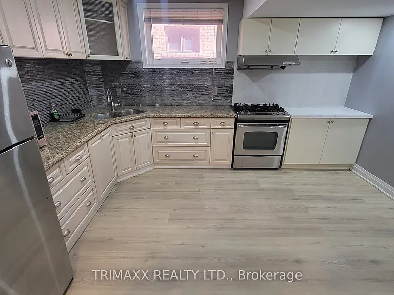 19 Saint Andrews Blvd #BASEMENT — Photo 6
