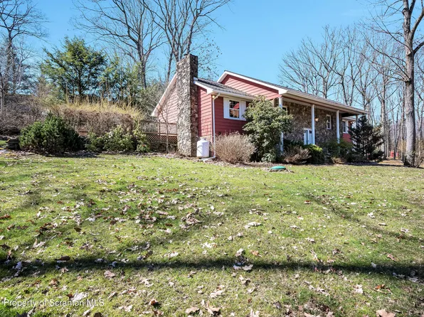 305 Hemlock Dr, Clarks Summit, PA 18411