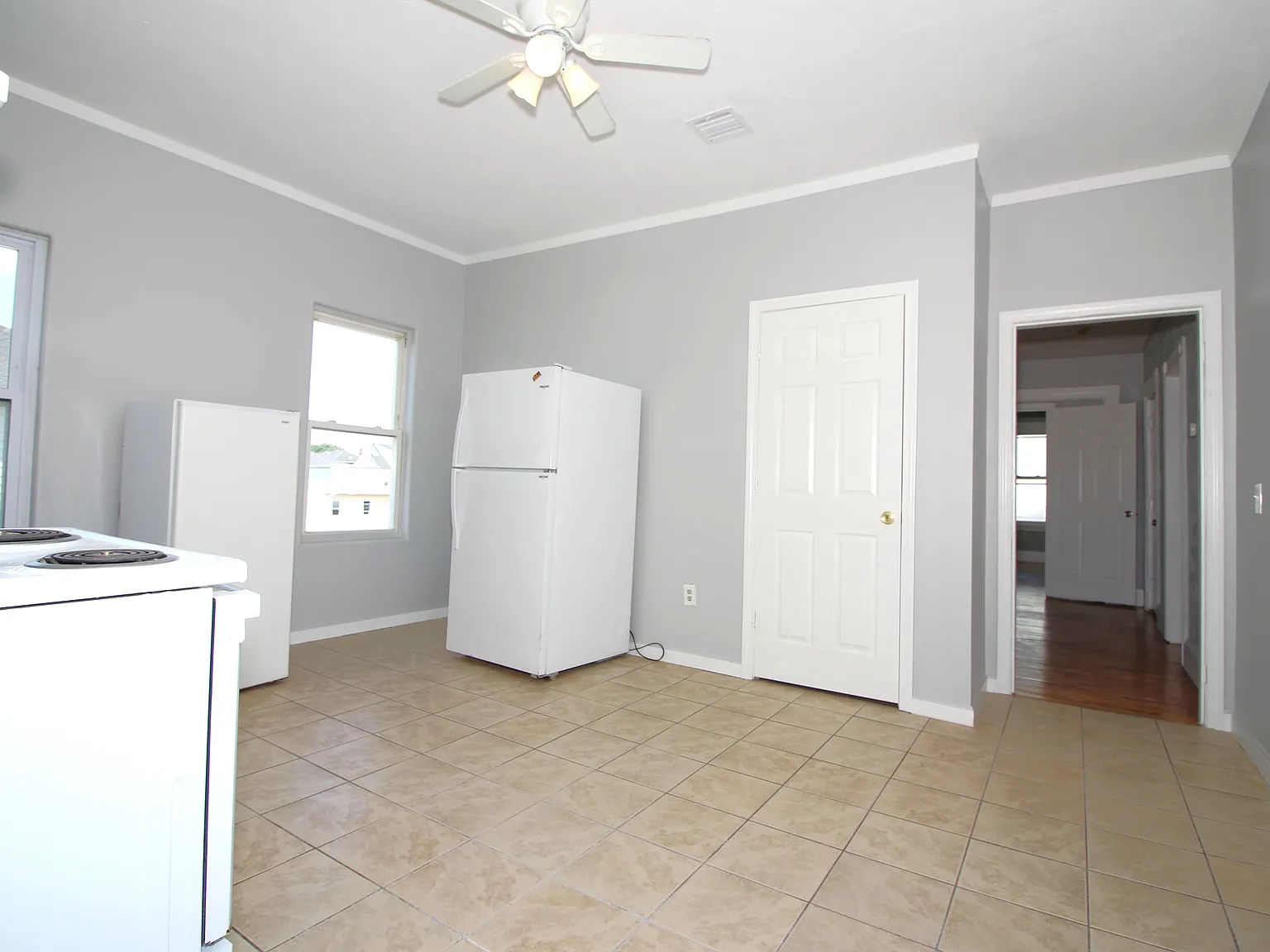 4 bed, 1580 sqft, $2,850 — Photo 4