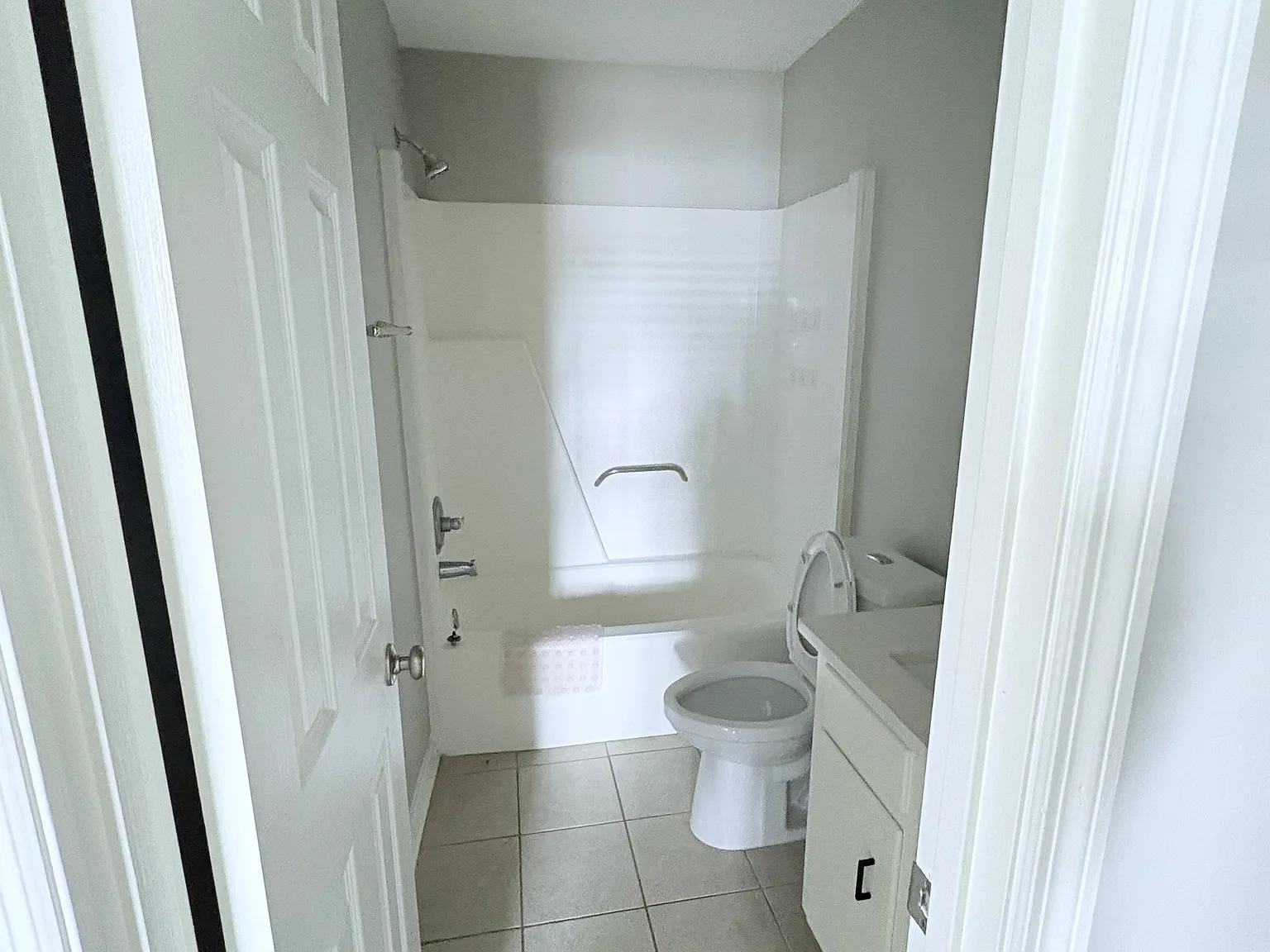 1 bed, 600 sqft, $1,000 — Photo 4