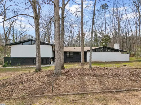 401 Clairmont Dr, Greenwood, SC 29649