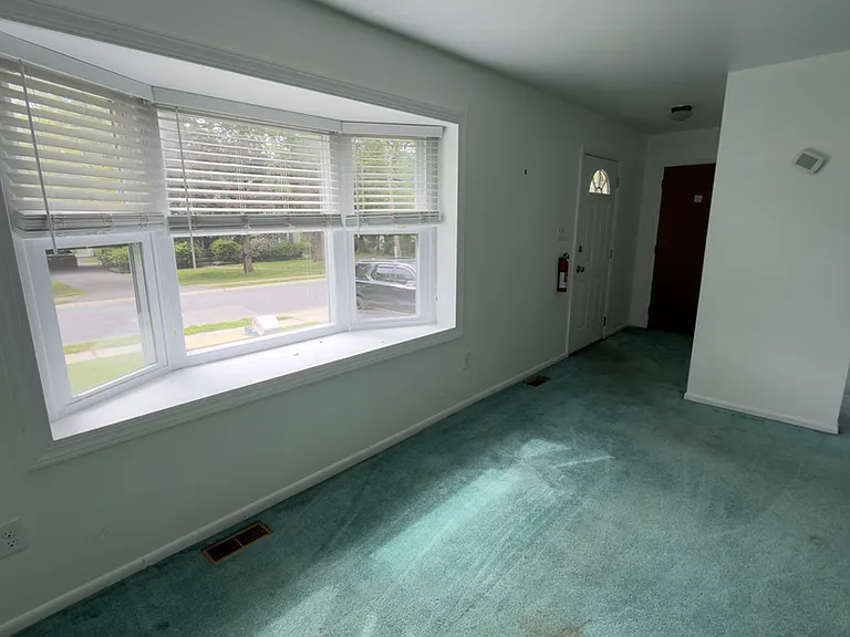 393 Phillips Ave — Photo 4