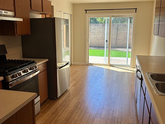 3rd image of 3610 Arroyo Ave