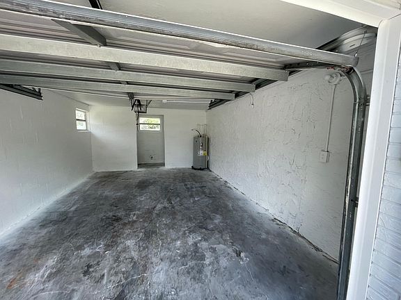 5th image of 8226 Gumwood Ave