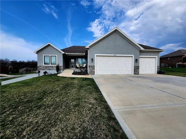 13405 Oakbrook Dr, Kearney, MO 64060