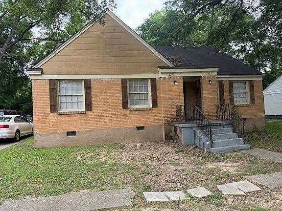 2nd image of 2275 Longstreet Dr