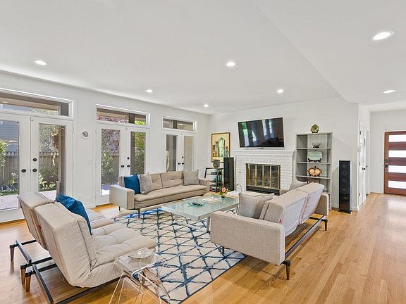 4th image of 3696 Tiffani Ct