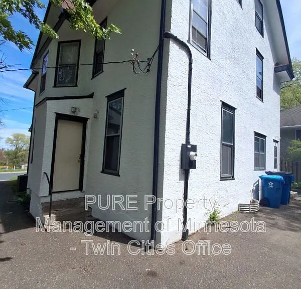 140 Belvidere St W #2 — Photo 1