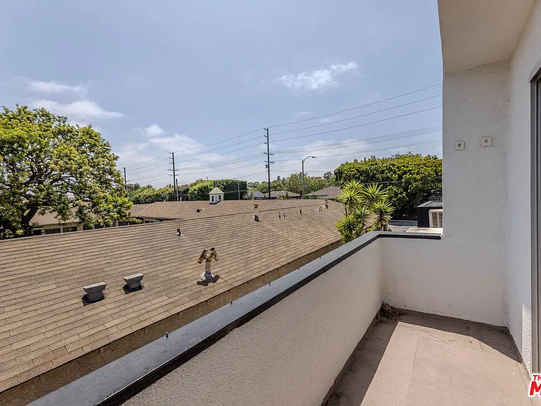 1930 S Robertson Blvd #7 — Photo 15