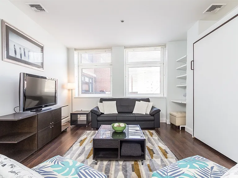 300 Commercial St #402 — Photo 3