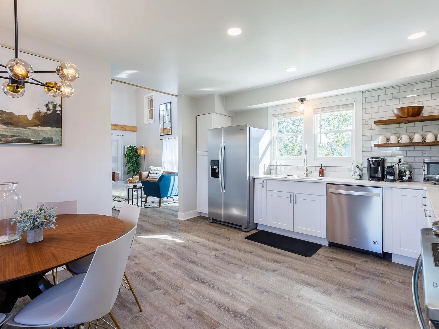 4 bed, 2472 sqft, $6,750 — Photo 4
