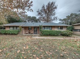 204 4th St, Ingram, TX 78025