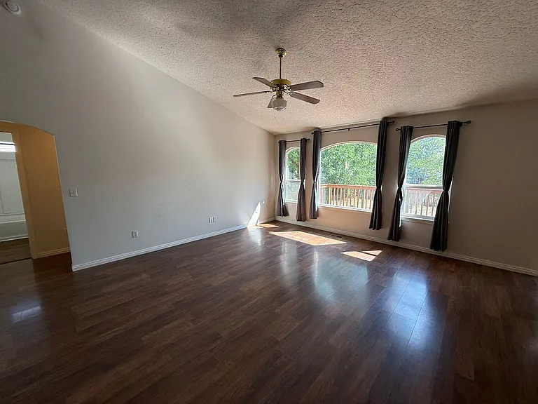 1033 W Pennwood St — Photo 10
