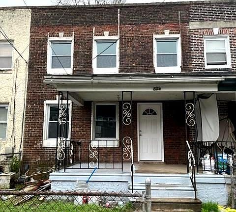 2nd image of 824 Sylvan St
